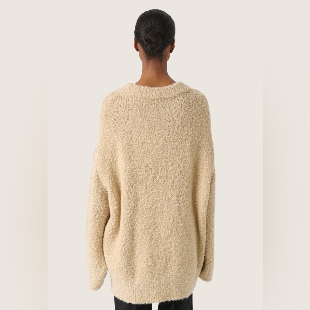 SOAKED IN LUXURY Women's Tan oversized L/XL Turtleneck Sweater NWT - Picture 3 of 12